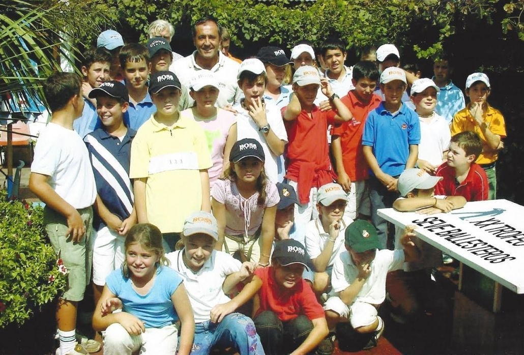 Seve Ballesteros junto a los participantes de su torneo infantil en 2004