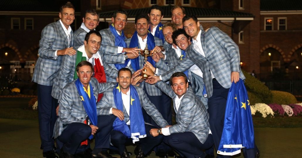 Equipo europeo con el trofeo de la Ryder Cup